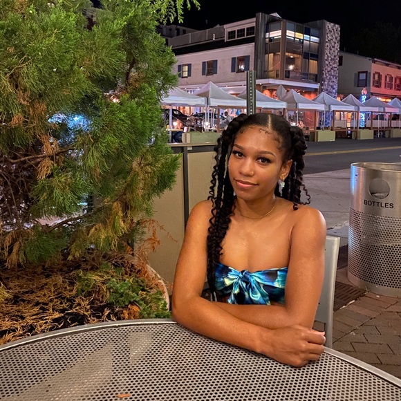 Meet your Posher, Mariya - Picture 1 of 1